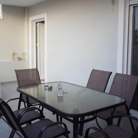 Apartment Giakost V Near Airport *