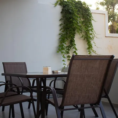 Apartment Giakost V Near Airport *